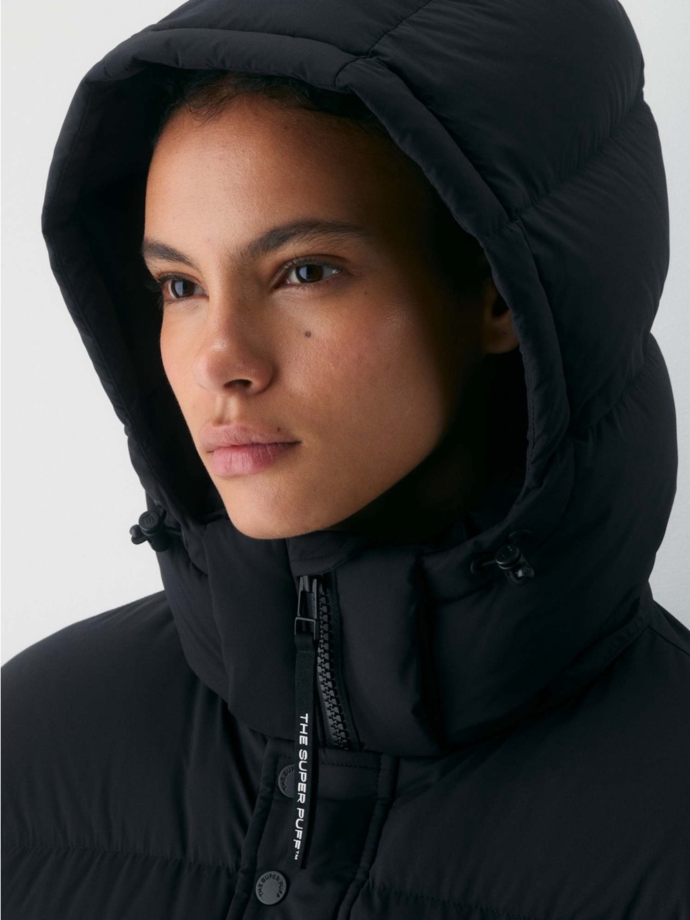 Aritzia Black Short Quilted Puffer Jacket with Hood - Picture 6 of 16